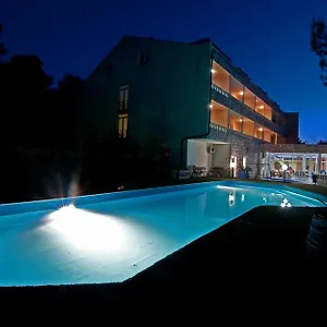 Sveti Kriz 4*, Mastrinka Kroatië