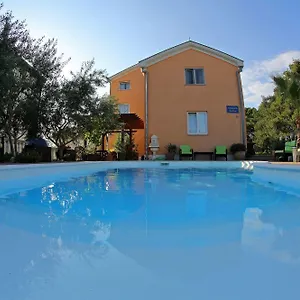 Julian 3*, Zadar Kroatië